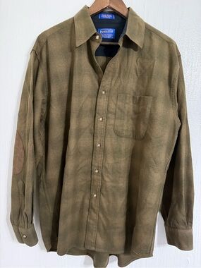 Pendleton Trail Shirt Mens Size Large Green Brown Plaid Virgin Wool Elbow Patch